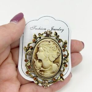 Vintage Style Victorian Lady Cameo Brooch Flower and Leaf Border Rhinestones